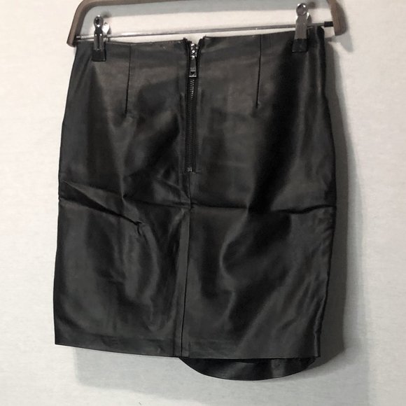 GUESS Faux Leather Skirt with Ruched Detail - Picture 5 of 6